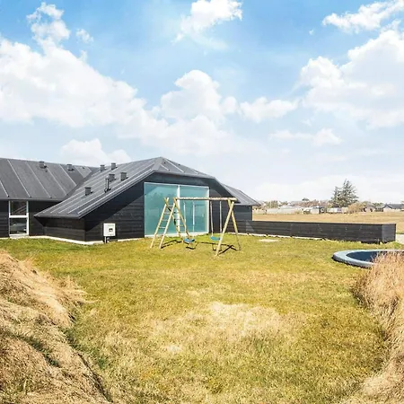 Luxury Retreat In Vorupor *