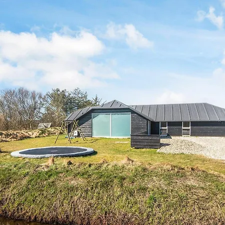 Luxury Retreat In Vorupor Дом отдыха *