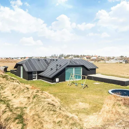 Luxury Retreat In Vorupor *