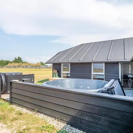 Дом отдыха Luxury Retreat In Vorupor *