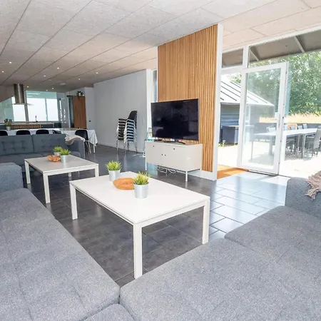 Дом отдыха Luxury Retreat In Vorupor Snedsted