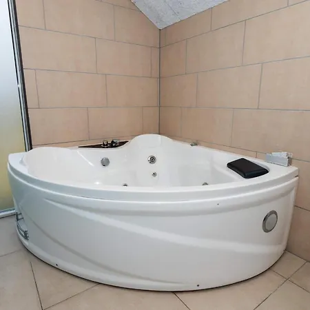 بيت للعطل Luxury Retreat In Vorupor