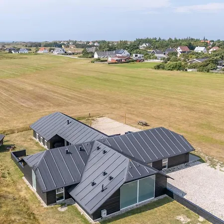 Luxury Retreat In Vorupor *